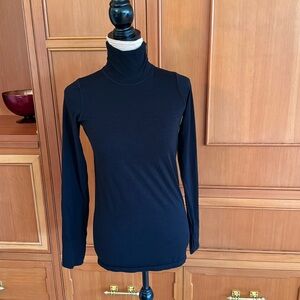 EUC Athleta turtleneck top, black, size M